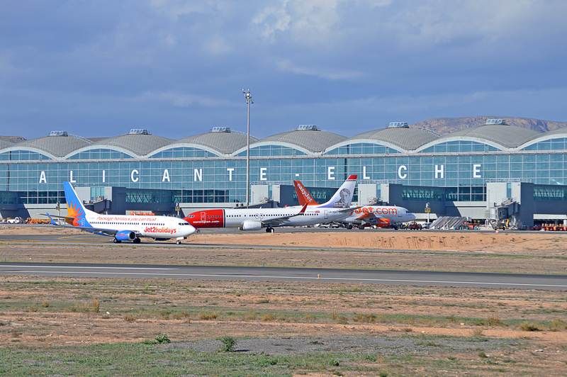 Spain continues to reign as tourist favourite with Alicante-Elche Airport celebrating best November in history